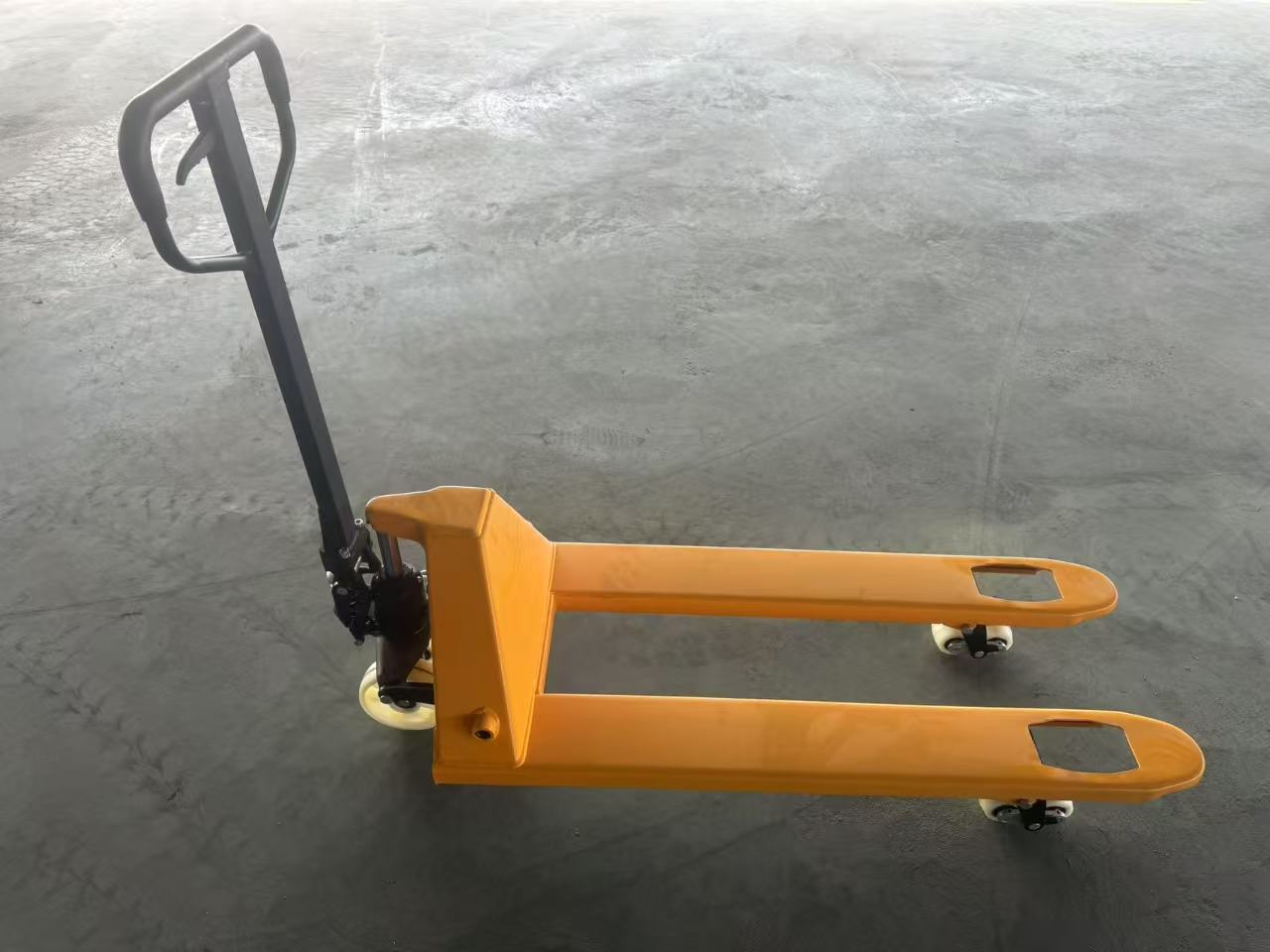  3000kg Capacity DF Welded 31.5mm Pump Hand Pallet Truck 